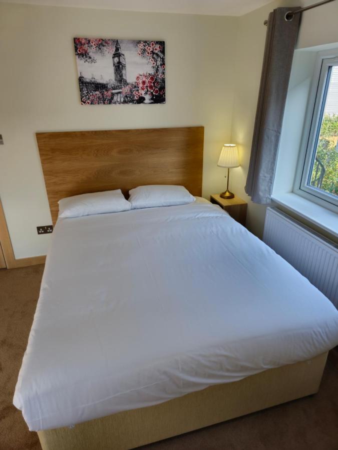 Homefield Lodge London Bagian luar foto