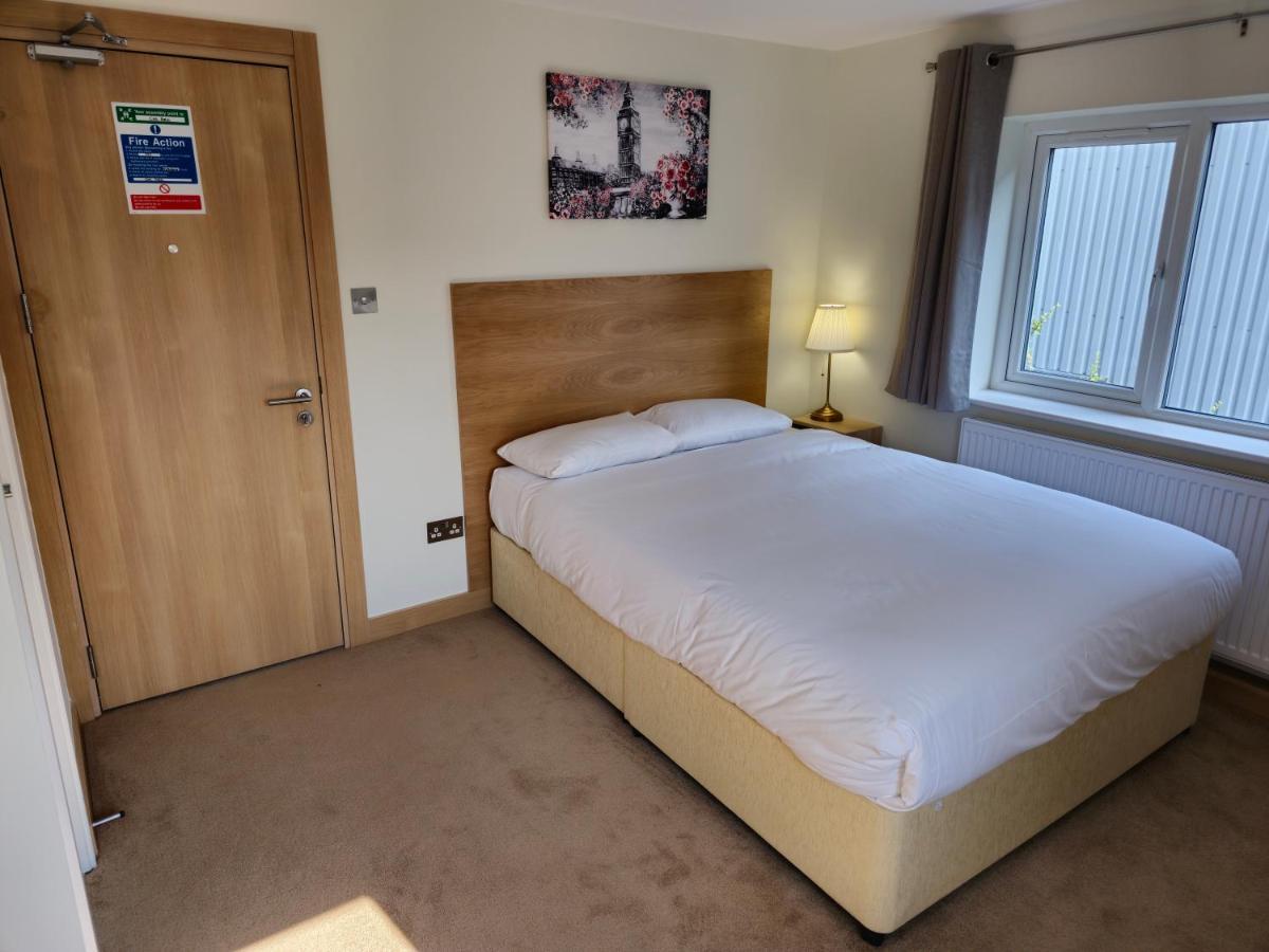 Homefield Lodge London Bagian luar foto