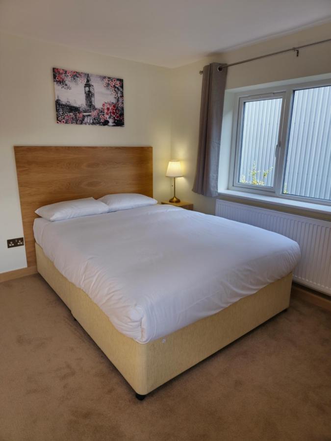 Homefield Lodge London Bagian luar foto