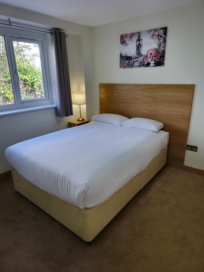 Homefield Lodge London Bagian luar foto