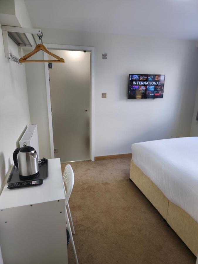 Homefield Lodge London Bagian luar foto