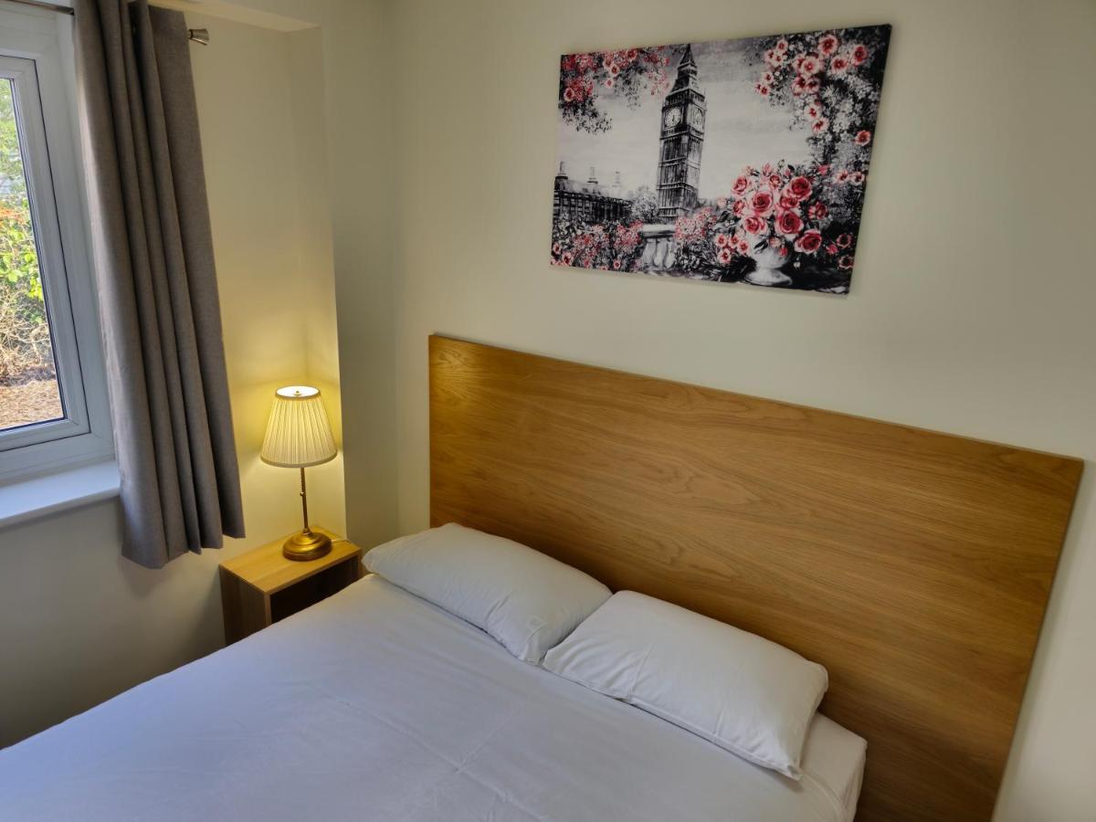 Homefield Lodge London Bagian luar foto