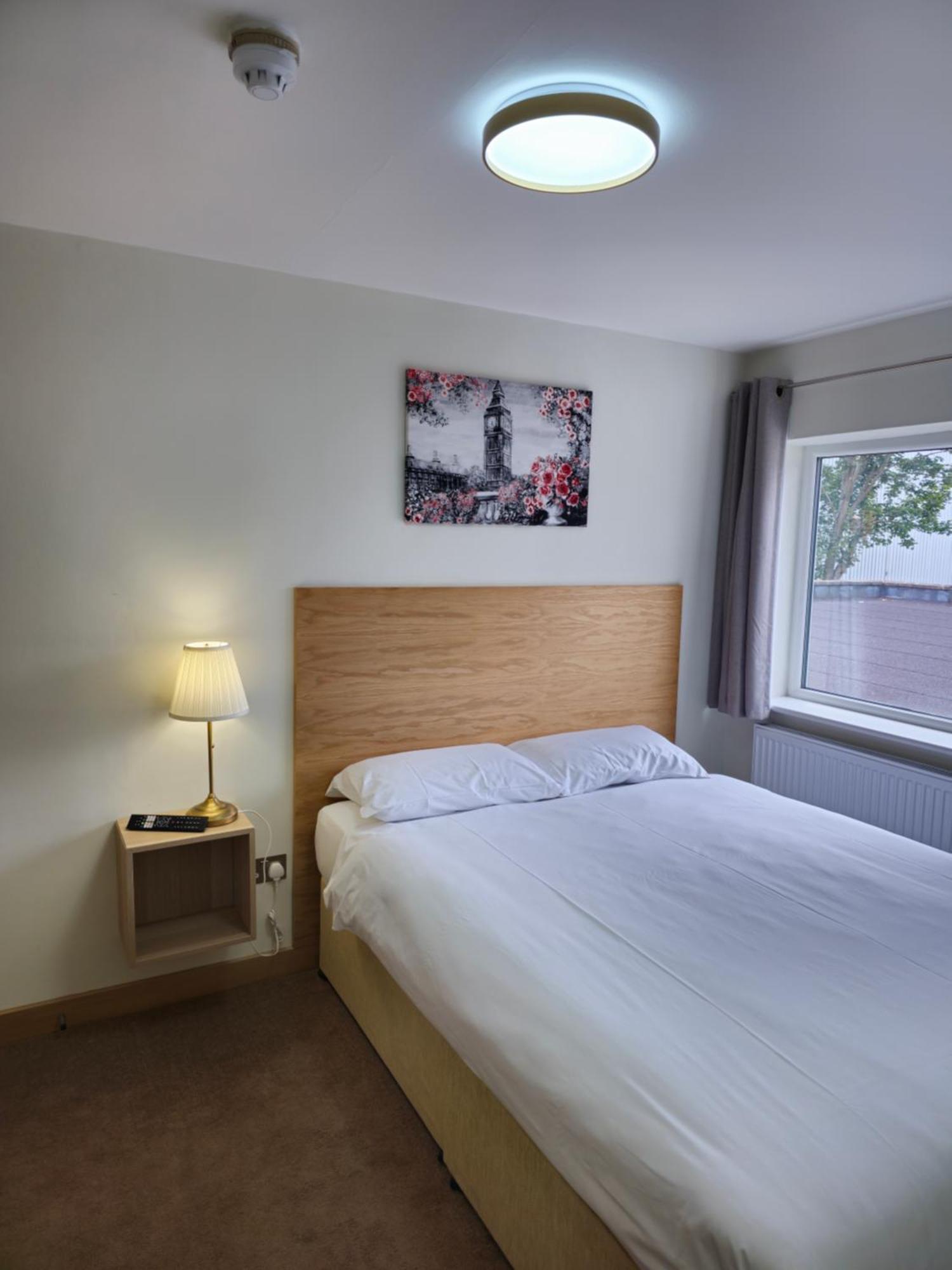 Homefield Lodge London Bagian luar foto