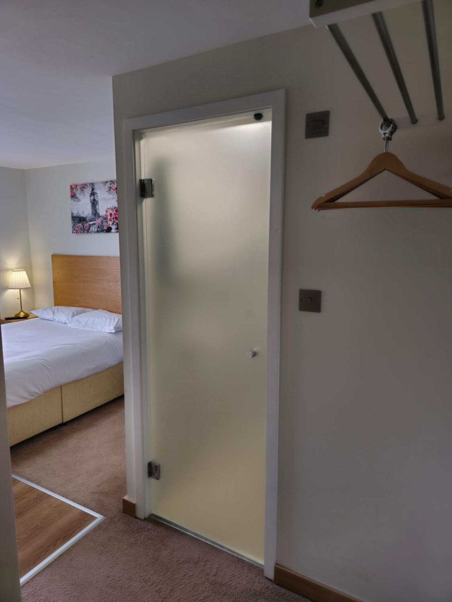 Homefield Lodge London Bagian luar foto