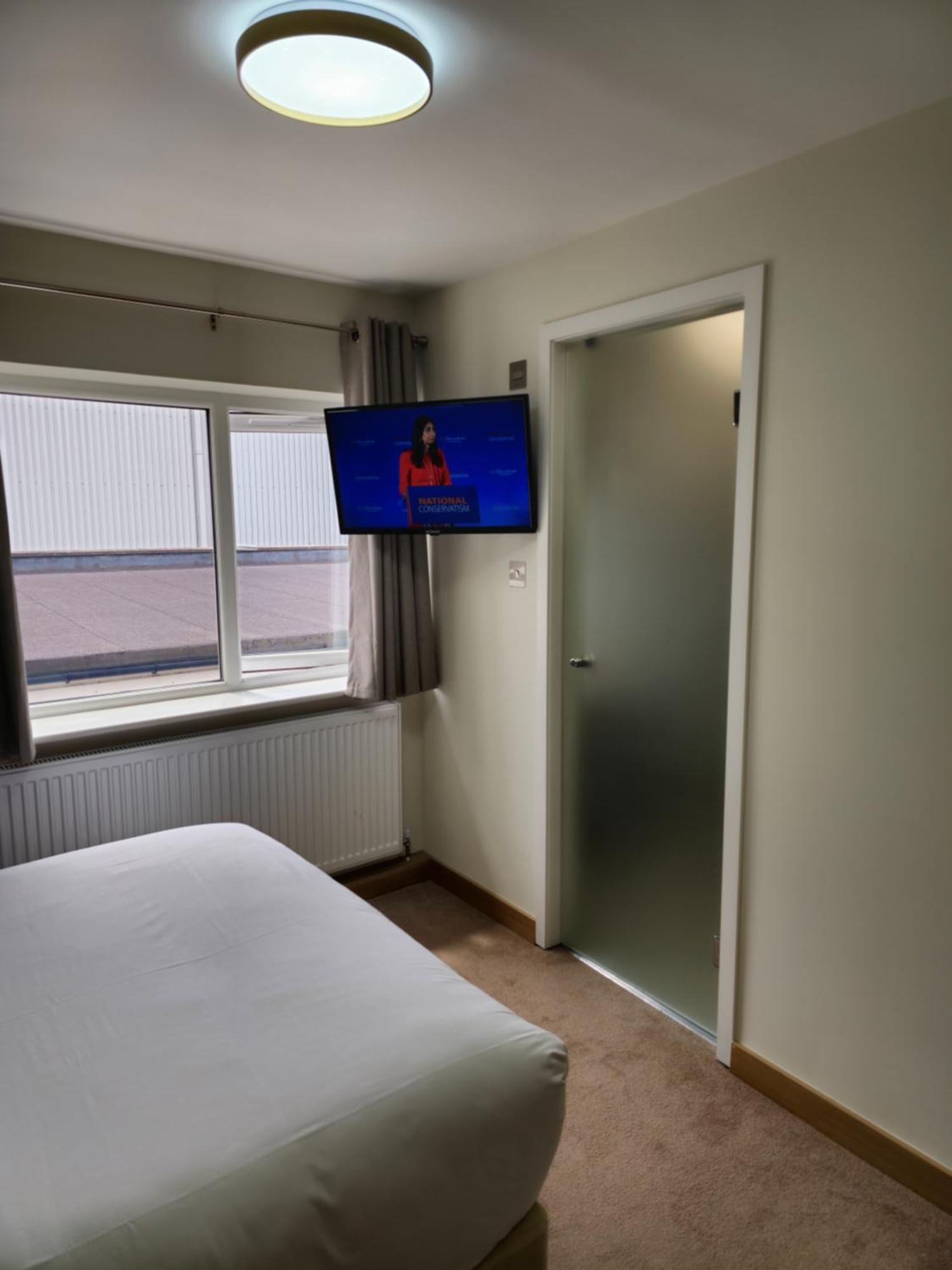 Homefield Lodge London Bagian luar foto