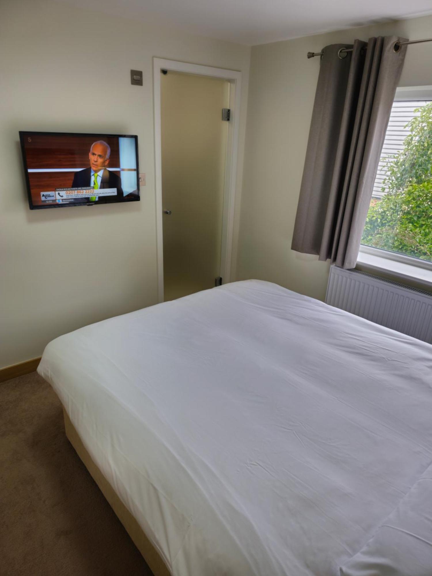 Homefield Lodge London Bagian luar foto