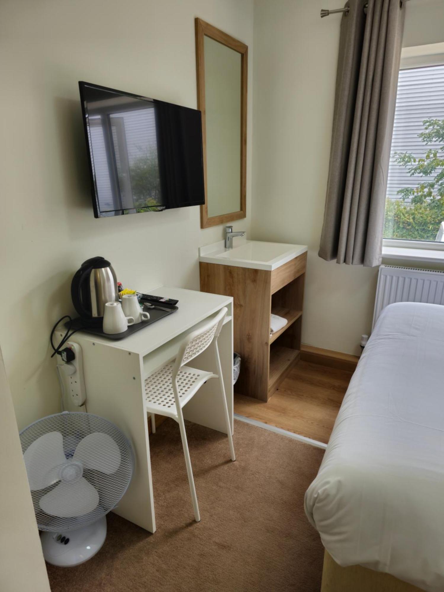Homefield Lodge London Bagian luar foto