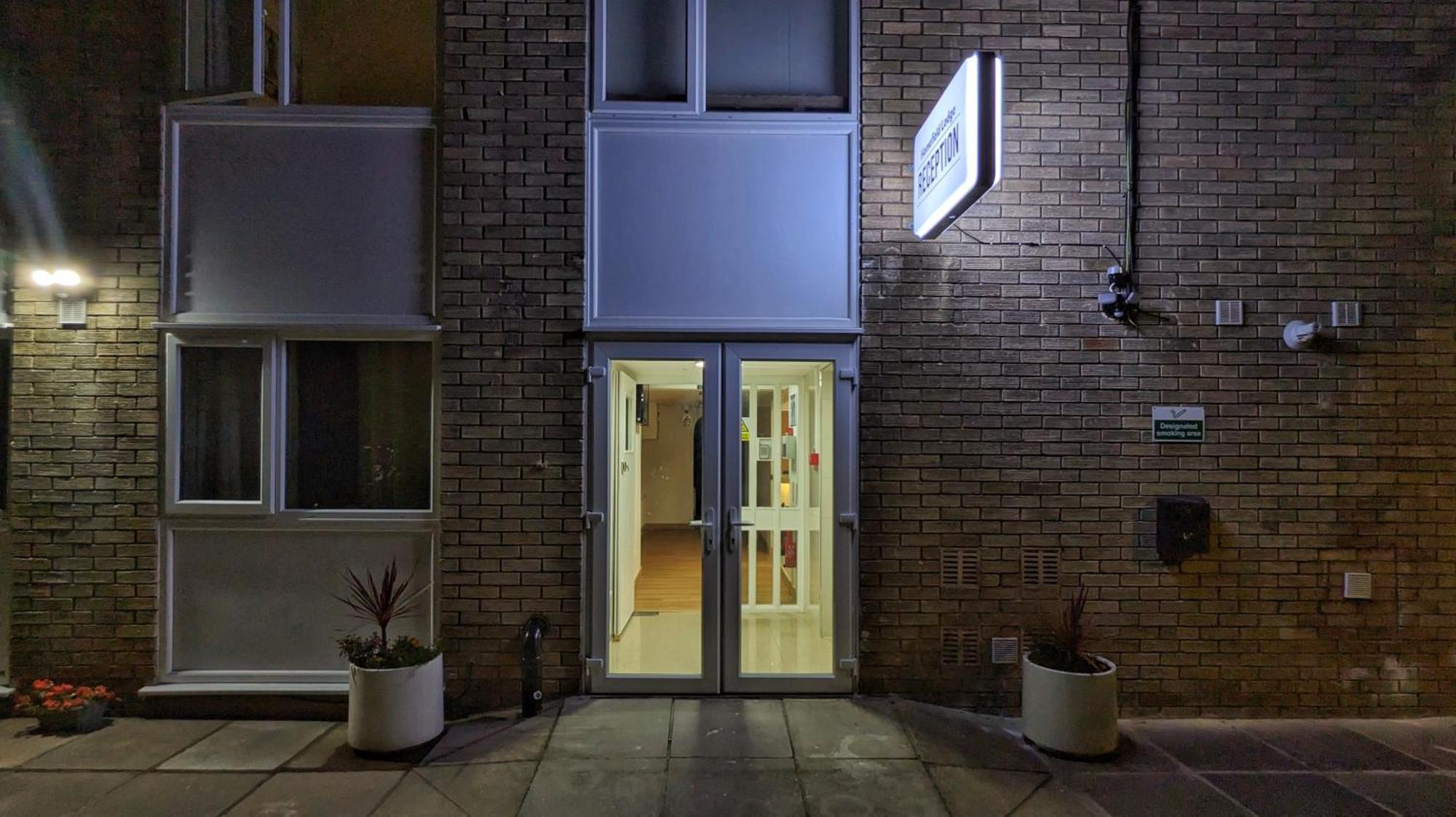 Homefield Lodge London Bagian luar foto